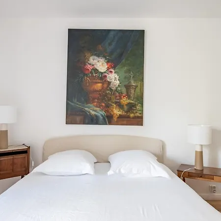 Veeve - Refined Retro * Neuilly-sur-Seine