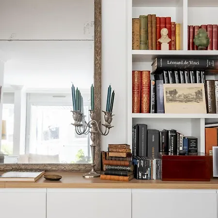 Apartment Veeve - Refined Retro