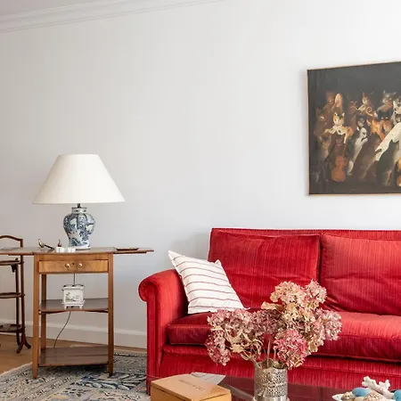 Veeve - Refined Retro * Neuilly-sur-Seine