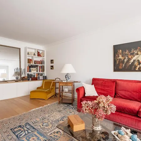 Veeve - Refined Retro Apartment